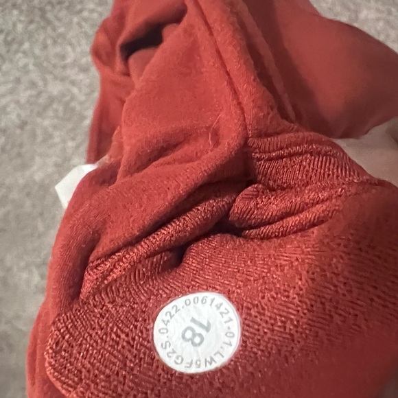 Lululemon Size 18 Groove pants - Picture 2 of 3